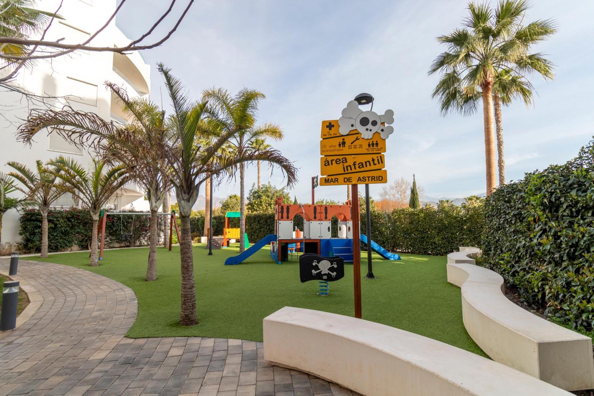 Rentitspain Apartamento Serena Terraza Con Vista A Golf Motril Eksteriør billede